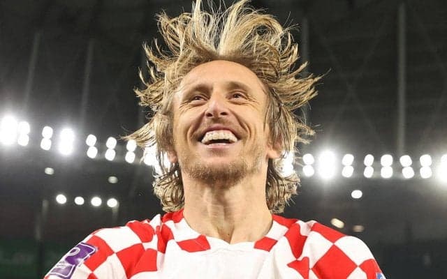 「最高だ」「良い時間」モドリッチが激似の娘ら3人の子供とピッチで記念撮影、ファンは決勝進出を望む「アルゼンチンを倒してくれ」