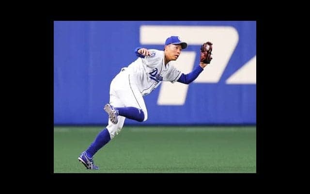井端弘和が「両リーグNo. 1」と評した外野手は？　セ・リーグのGグラブ賞9人を総括