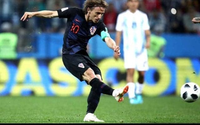 「鮮明に覚えてる」ロシアW杯でアルゼンチンを沈めたクロアチア代表モドリッチのスーパーミドルが脚光「またやってくれ」