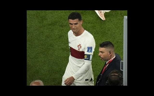 ロナウド「美しかった夢も終わってしまった」。希代のゴールゲッターはこのまま終わるのか