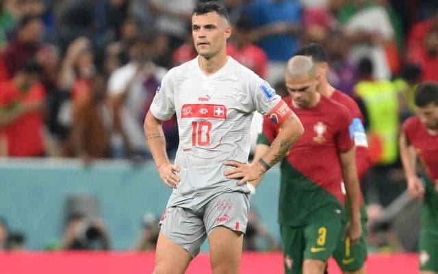 スイス代表キャプテンのジャカ、アーセナル合流前に美人妻と娘とドバイで充電