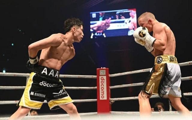 後ろに手を組んだ井上尚弥の“挑発”に英専門メディアも反応！４団体統一に「歴史が作られた」と賛辞も