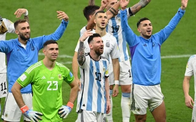 「ブラーボ」「互いにリスペクトしあっている」激闘終えたアルゼンチンとクロアチアの選手たちがハグで称え合う、オランダ戦後の醜態との違いが話題