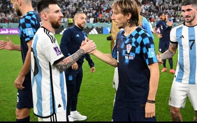 「多くを語る必要はない」W杯準決勝敗退のクロアチア指揮官、大活躍のメッシを称賛「世界最高の選手」