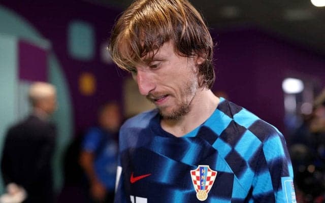 「素敵な振る舞いだ」「リスペクトを感じる」元アルゼンチン代FWアグエロが、敗戦後のモドリッチをハグ…リスペクトの表れと話題