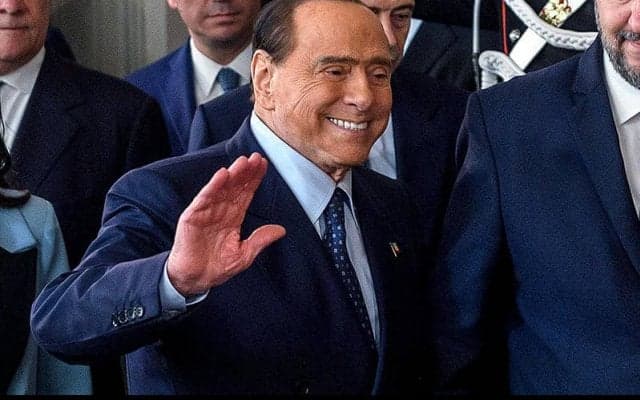 「ビッグクラブに勝てば、売春婦をドレッシングルームに連れて行く」、モンツァのベルルスコーニ氏が不適切発言