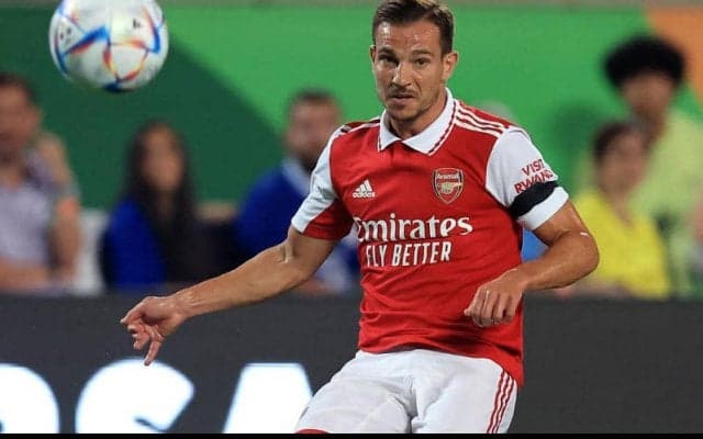 右SBの強化模索のフルアム、アーセナルで不遇のソアレス獲得に関心？