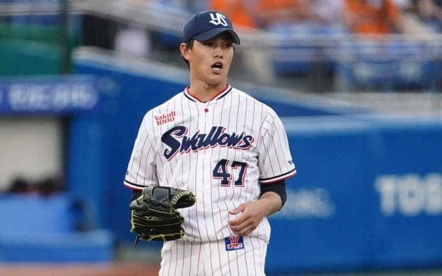 燕左腕が呆然…仲間は爆笑　まさかのハプニング、一瞬の“神降臨”は「もってるなぁ」