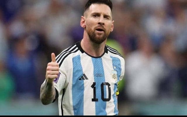 「未来のチャンピオン一家」総勢20人のメッシ・ファミリーがカタール集結！妻や子供、両親や兄弟も応援「最高の家族」