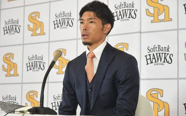 鷹・又吉克樹は年俸1.5億円で更改　FA移籍1年目は怪我で途中離脱「悔しいですね」