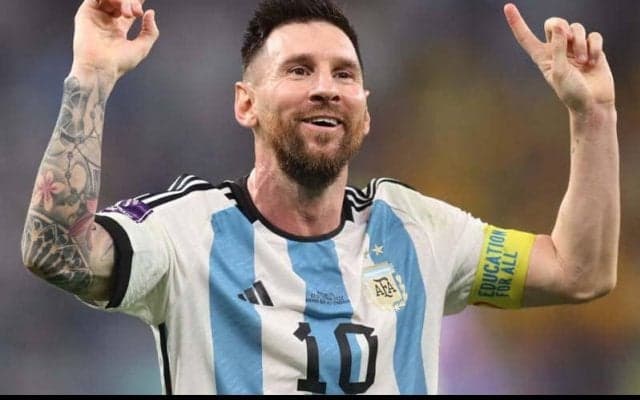 「メッシのこんな表情見たことない！」クロアチア戦後に親友を見つけたメッシのリアクションが話題に！「めちゃくちゃ嬉しそう」