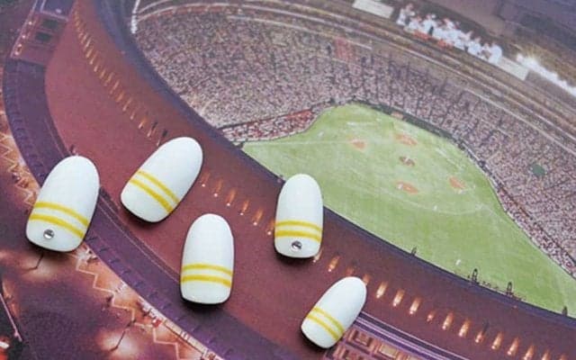 ホームユニの“袖ライン”が鮮やか　推し選手の背番号を入れても楽しい「鷹ネイル」