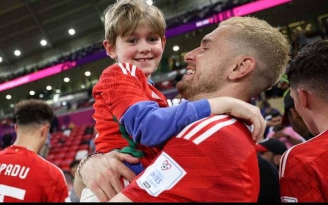 「戦士からパパに」W杯を戦う選手たちの“父の顔”にほっこり！「素敵すぎる」