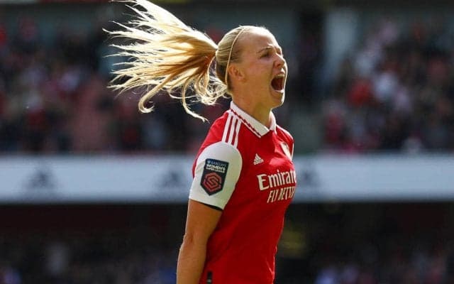 アーセナルがイングランド史上最高とも呼ばれるイングランド女子代表FWミードと契約延長