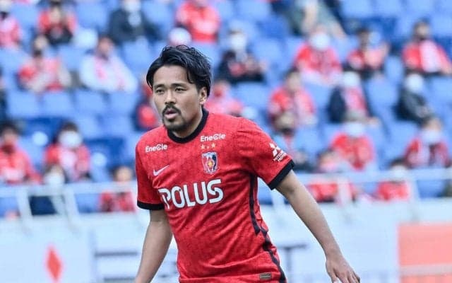 「そういうことか‼️鳥肌演出」興梠慎三の浦和レッズ復帰「新ユニフォーム動画」が9分間で１万回再生！ 「エースの帰還」とサポーター歓喜！