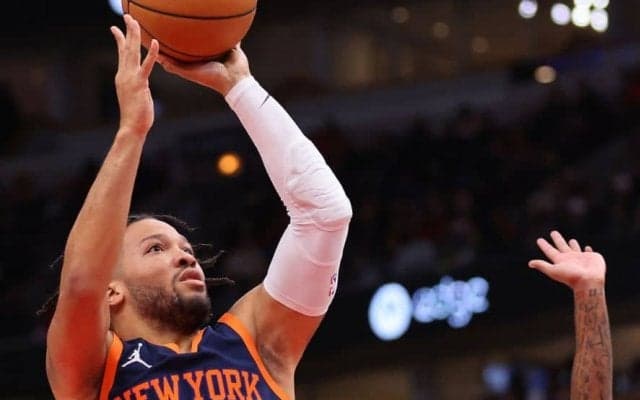 酷使に耐えてオーバータイムまで戦い抜いたニックスがブルズに競り勝つ、ジェイレン・ブランソン「可能な限りプレーする」