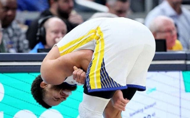 2勝13敗と敵地で勝てないウォリアーズ、ペイサーズ戦では頼みのステフィン・カリーが左肩を痛めて戦線離脱の危機