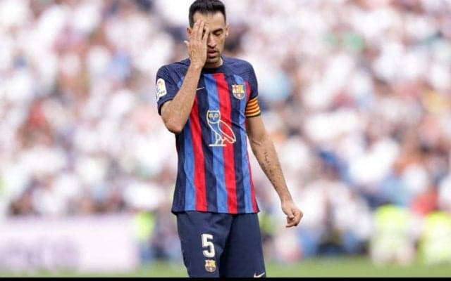 スペイン代表引退のブスケッツ、バルセロナ退団も決断か