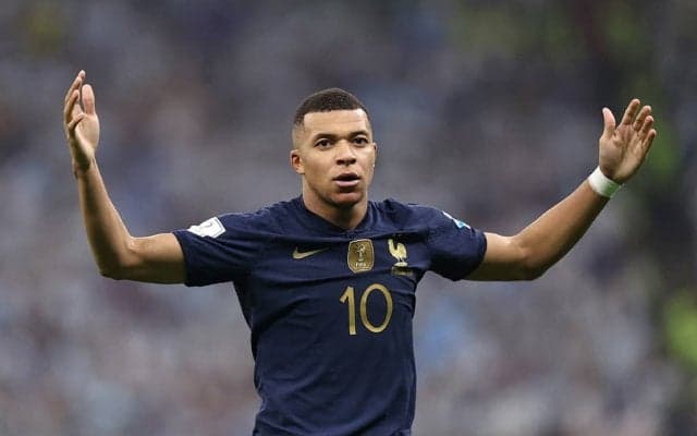 【カタールW杯】決勝は2－2の同点で延長戦へ　メッシ、ディ・マリアで先制も後半に“怪物”ムバッペが圧巻2ゴール