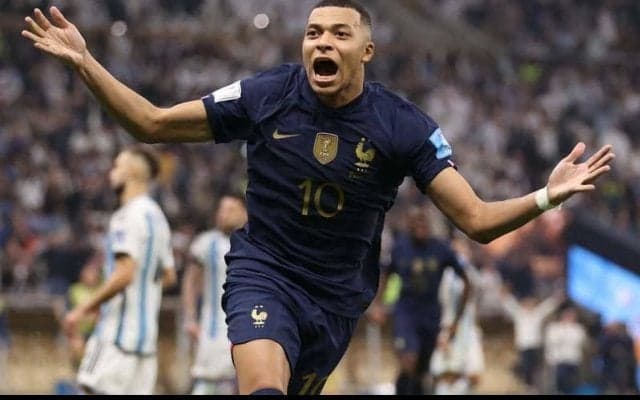 「延長後半のキレじゃない」疲れているはずのムバッペが繰り出したえぐすぎるドリブル突破が反響！「まじでいつ出てきたん？」