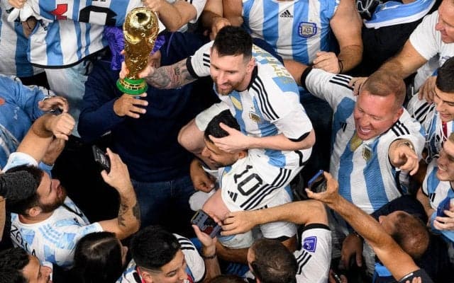 「何度も夢見て、欲しかったもの」悲願達成のメッシ、改めてサポートに感謝「アルゼンチン人全員の夢でもあった…やったよ！」