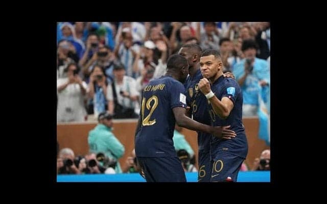 「フランスの未来に楽観的だ」とデシャン監督。Ｗ杯連覇を逃すも若い選手が躍動、４年後への期待は一段と高まった