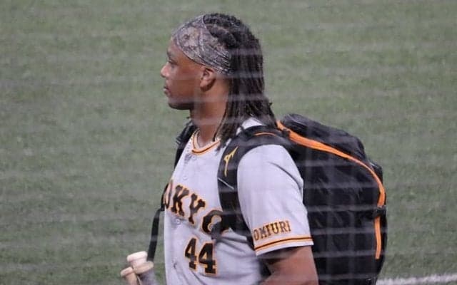 巨人の「生え抜き軽視」に渦巻く不満…外野陣を補強しすぎて守る場所なし