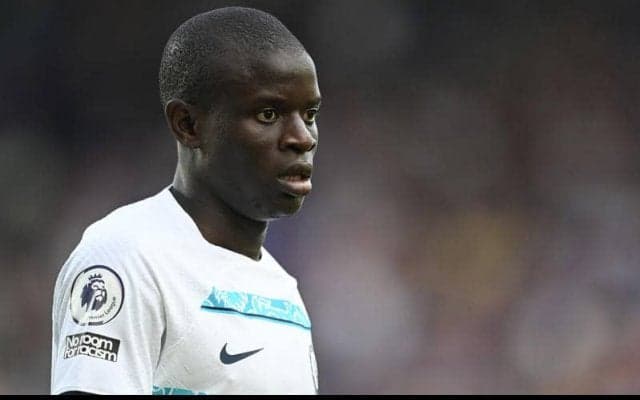 カンテ、早急なバルサ移籍を望むも…チャビ監督と上層部の考えにズレ