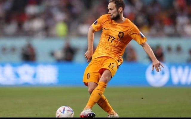 三好康児所属のロイヤル・ワントワープ、ファン・ボメル監督が同胞ブリントの獲得を望む