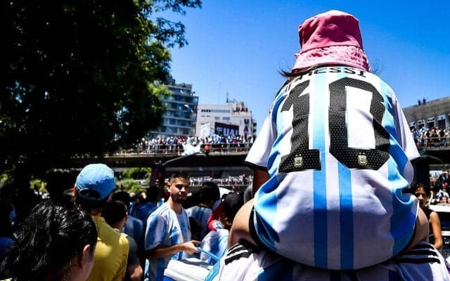 集まった数はクロアチアの人口と同じ？ アルゼンチン代表の優勝パレード、安全上の理由で途中で終了