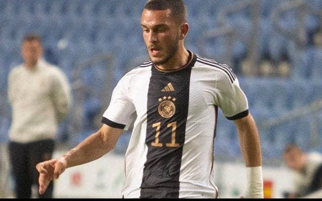 バイエルンがイブラヒモビッチとプロ契約！ 福井太智と同ポジションの超逸材