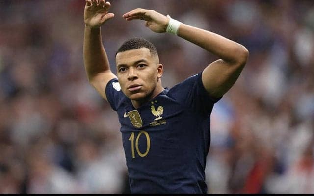 2点ビハインドのフランスを奮い立たせたムバッペのスピーチが話題に「これは一世一代の大勝負なんだ！」