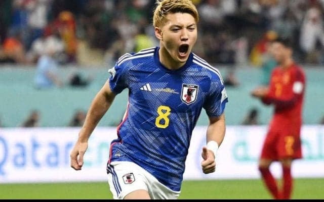 W杯躍動の堂安律、自身がセンターに抜擢されたW杯公式画像に反応し決意綴る「また4年後に」