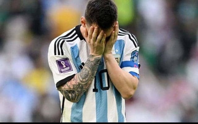 メッシはPSGに愛されていない！？W杯優勝後のバルセロナとの対応の差が話題に「ムバッペばかりじゃないか」