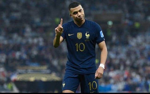 カタールW杯準優勝のムバッペが早くもトレーニング再開！ 28日のリーグ戦に出場か
