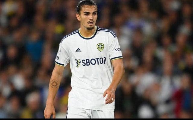 リーズ、主力DFストライクとの契約を2027年まで延長！