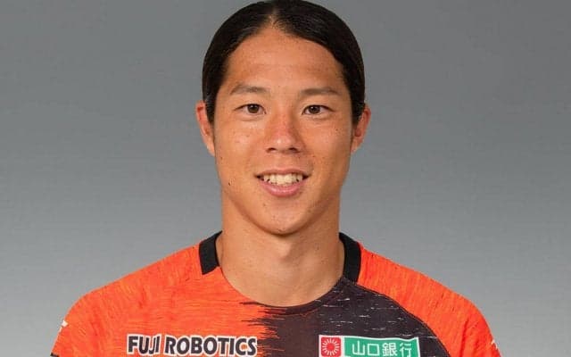 山口が夏に復帰したDF前貴之と契約更新、J2で11試合出場1得点