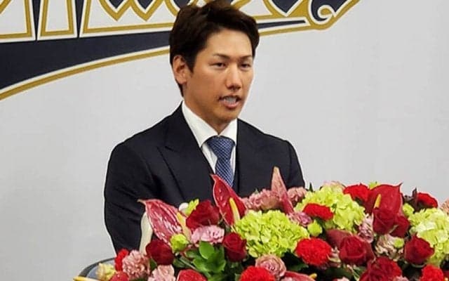 吉田正尚、5年119億円契約の“爆笑”裏話　先輩・杉本から「メシおごって」…記者会見