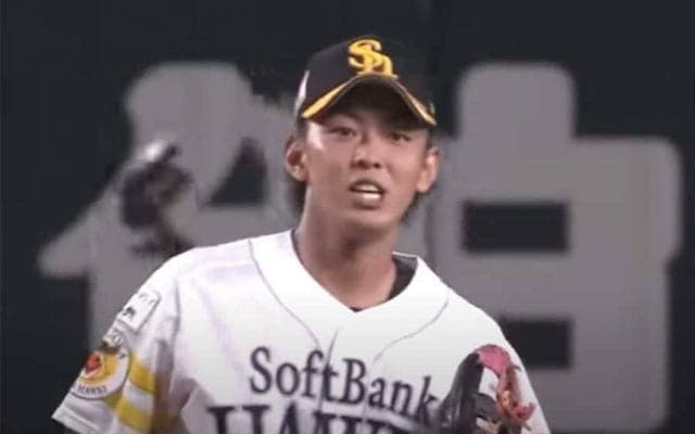 ゲッツー取ったのに謝罪「何が起こった」　“背中経由”の謎プレーは「痛いわ」