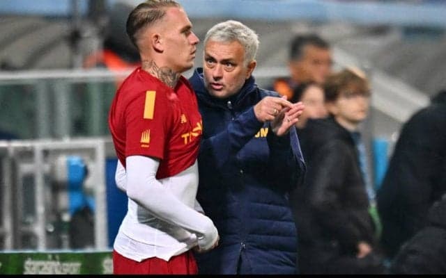 モウリーニョと対立のカルスドルプ、国際サッカー選手会がローマを非難