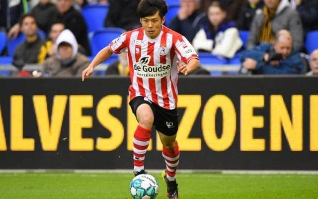 「似合いすぎてる」「流石に可愛すぎる」U20日本代表・斉藤光毅が「人生初パーマ」披露で話題！ さらにドラえもんの絵を砂浜に描き、「光毅くんドラえもん可愛すぎるのよ」とファンの声