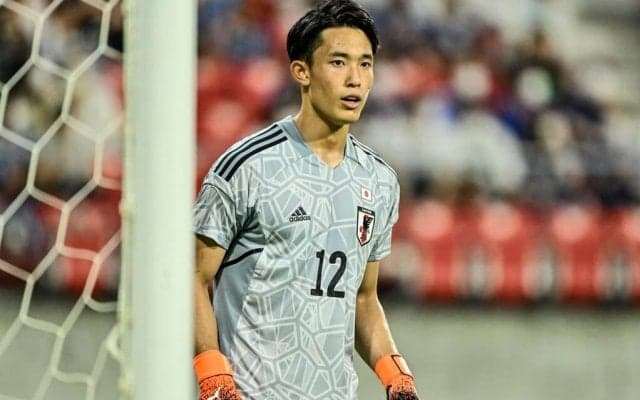 「かっこ良すぎて鼻血が出そうです」GK谷晃生が披露した「初タキシード姿」にファン歓喜！ 「スマホの壁紙にしていいですか？」のコメント飛び出る