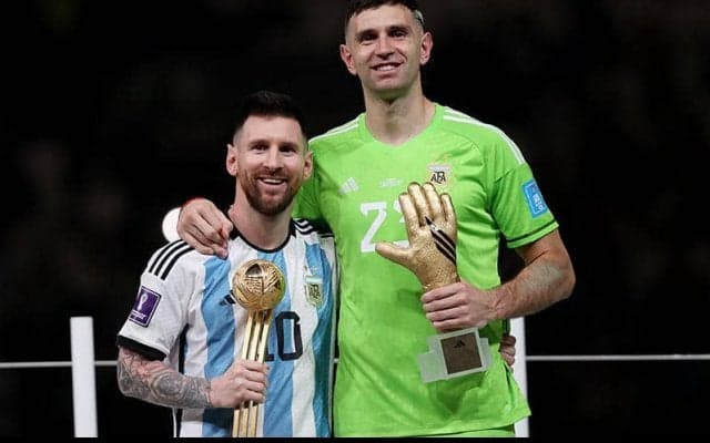 エミリアーノ・マルティネス｢史上最高の選手であるメッシにW杯優勝を贈るのが夢だった｣