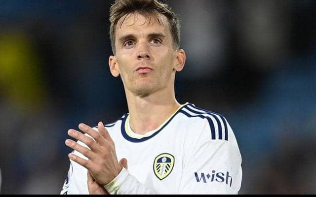 リーズ、スペイン代表DFディエゴ・ジョレンテとの契約を2026年まで延長