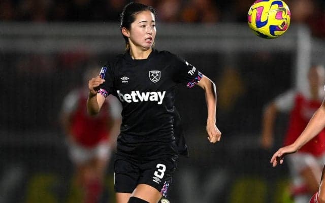 なでしこ清水梨紗がクロスバー当て2連続成功で元プレミアリーガー指揮官に勝利
