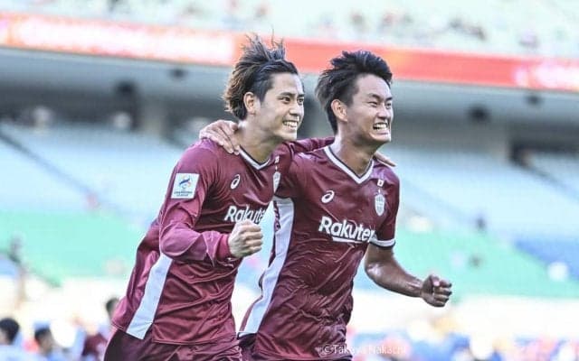 「かわいい…」「変わらずイケメンやな」J1神戸の4選手が「サンタ＆トナカイ」コスプレ姿披露！ 一方で、サポーターからは「ここにいる選手は残留よね？」とクリスマスプレゼントを期待する声も