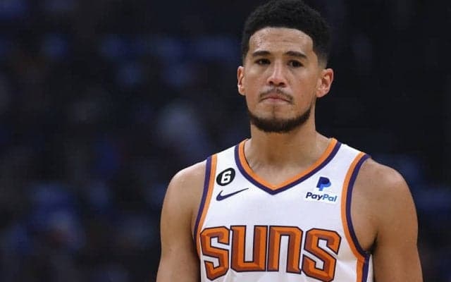 今季自己最高の平均28.0得点を誇るデビン・ブッカーがクリスマスゲームで復帰か