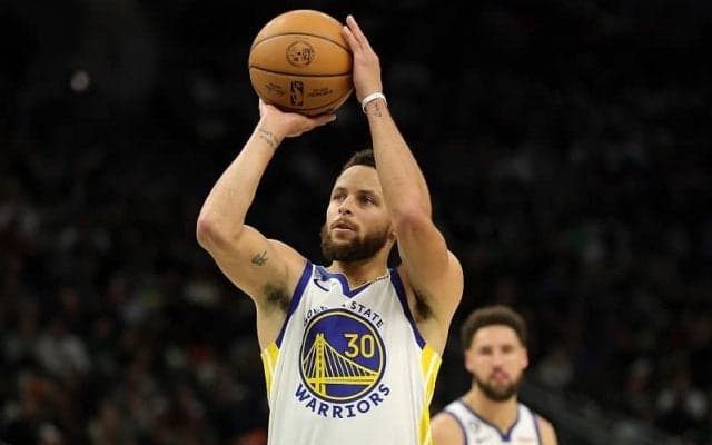 ウォリアーズのステフィン・カリーが少なくとももう2週間を欠場