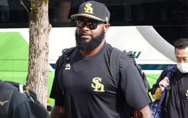 巨人ウォーカーを追いかける鷹の大砲候補　米独立でMVP、覚醒の裏に元ロッテ助っ人