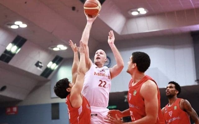 川崎のファジーカスが史上初の個人通算8000得点を達成「関わってくれた皆さまに感謝」